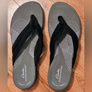 Clarks Women's Black Cloudsteppers Sandals